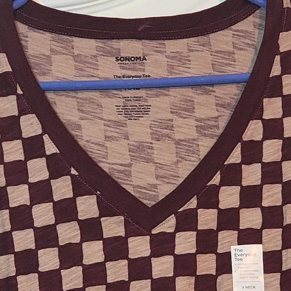 Checkered V-Neck long sleeve t- shirt - Picture 2 of 3